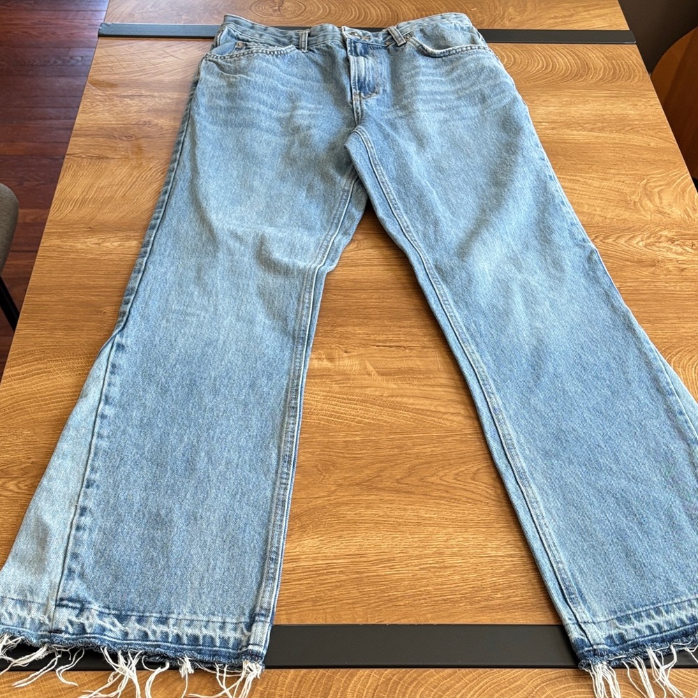 Zara  Mens Light Wash Frayed Hem Straight-Leg Jeans Size 30